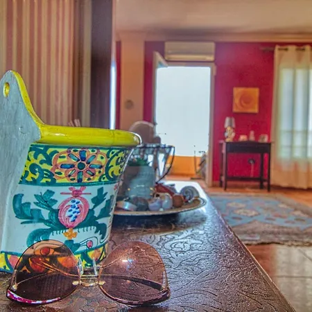 Luxurious In + Sea View Apartment
