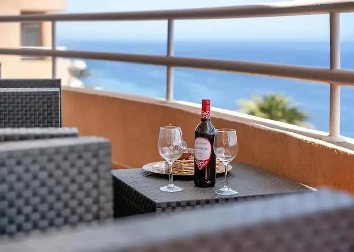 Luxurious In + Sea View *